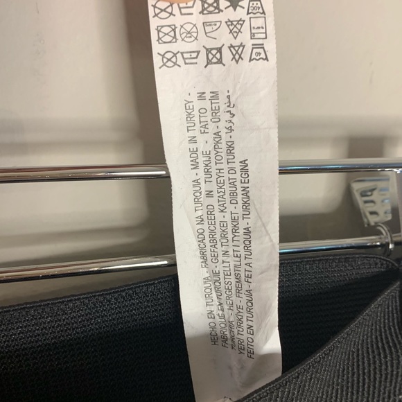 Zara Leggings with Pink Stripe - Picture 5 of 7